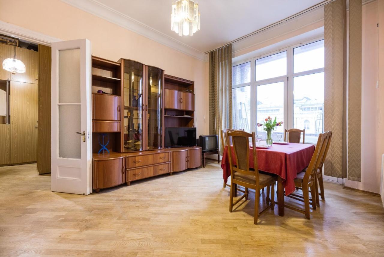 Apartment With Lovely View 基輔 外观 照片
